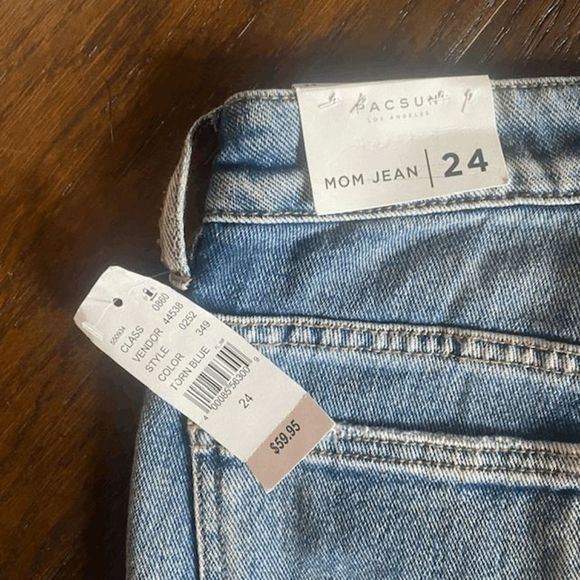 NWT Pacsun mom jeans - Picture 2 of 3